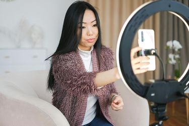 How to Become a Content Creator from Home: Step-by-Step Guide